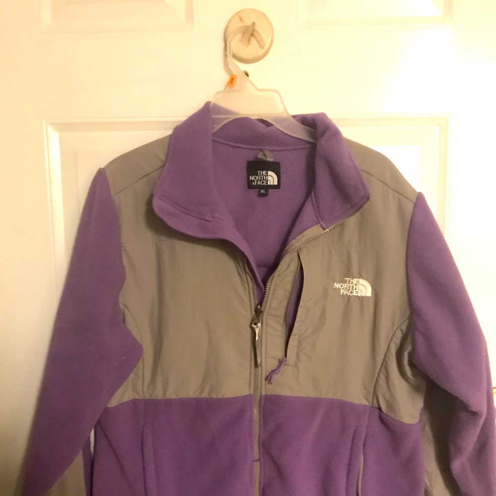 Women’s North Face fleece jacket